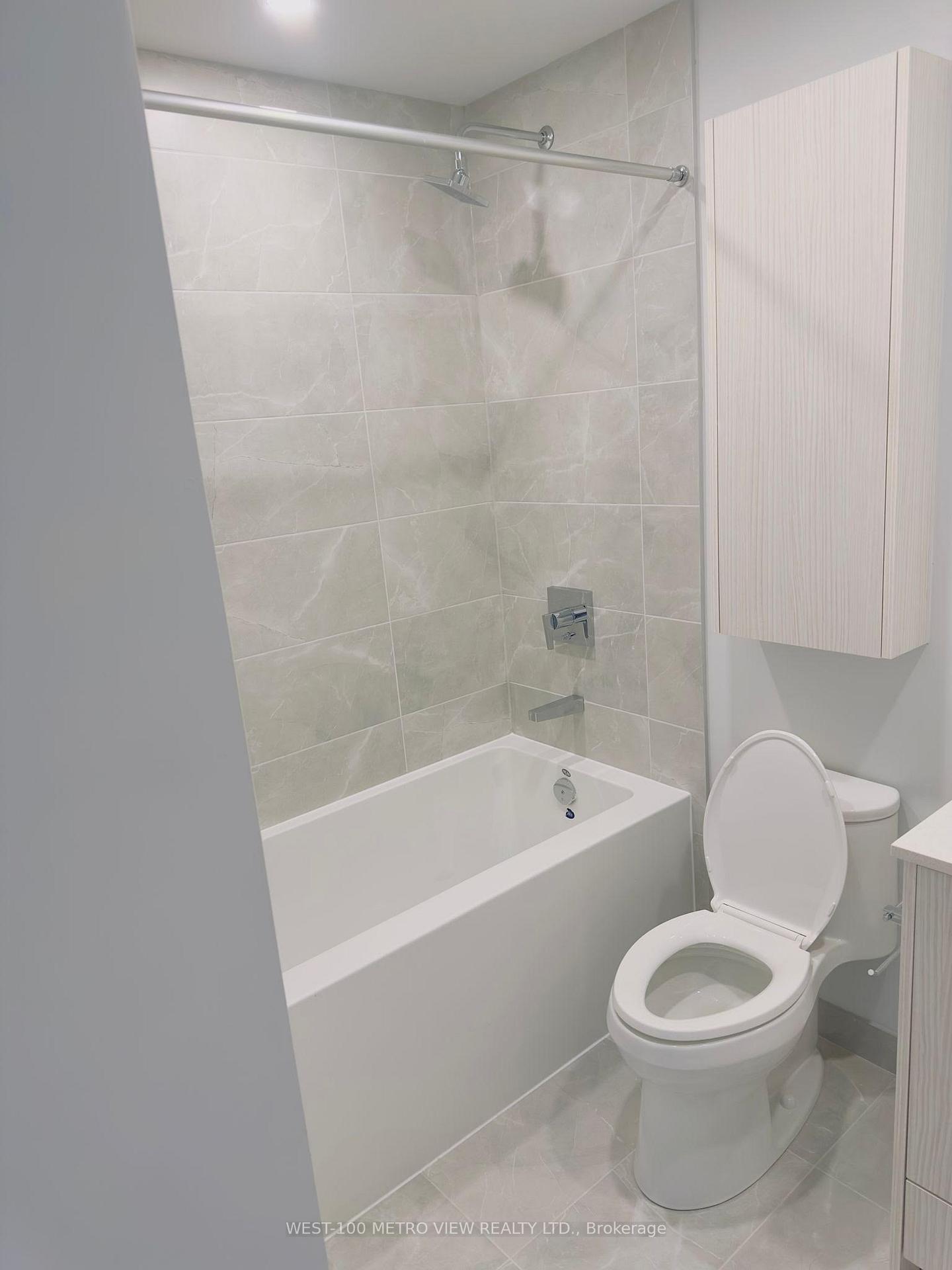Photo 7 of Unit 804, 430 Square One Drive, Mississauga, City Centre — HOMEH