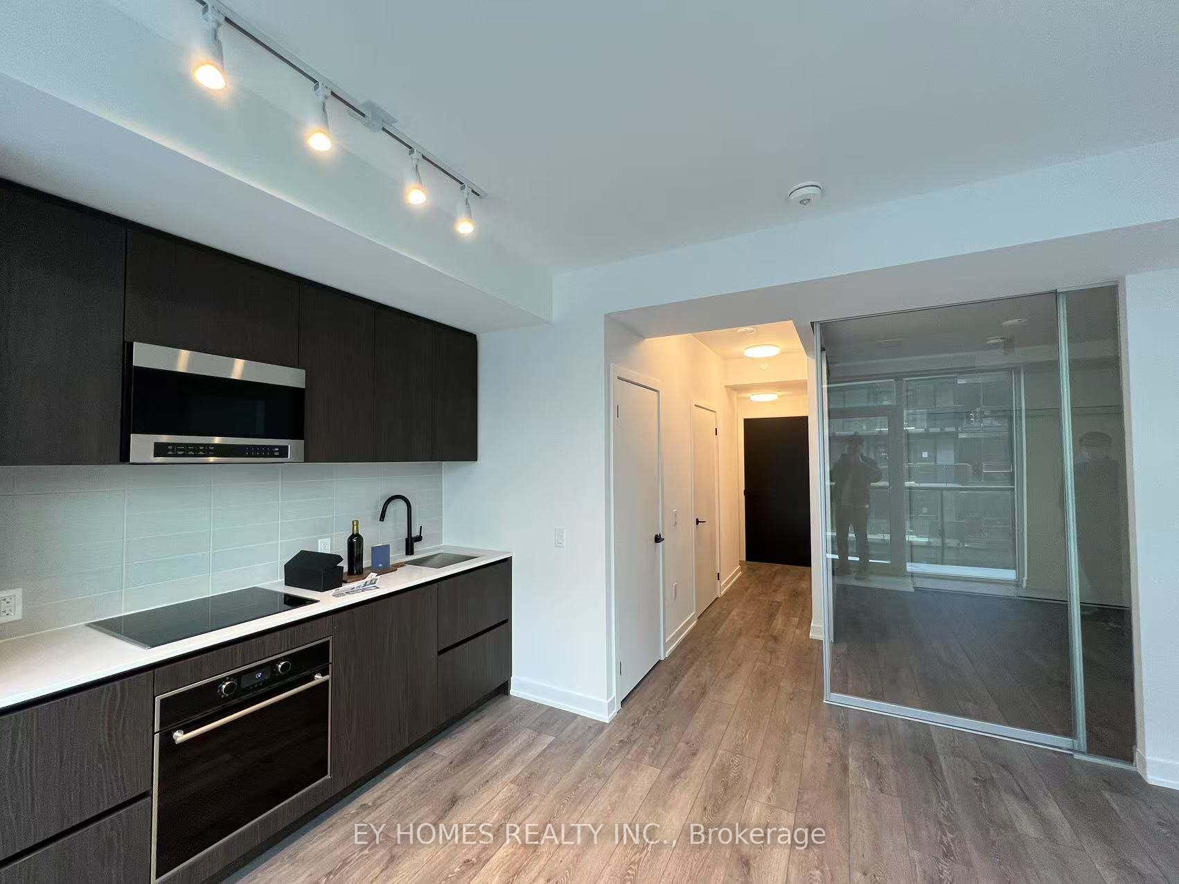 Photo 2 of Unit 3607S, 127 Broadway Avenue, Toronto, Yonge-Eglinton — HOMEH