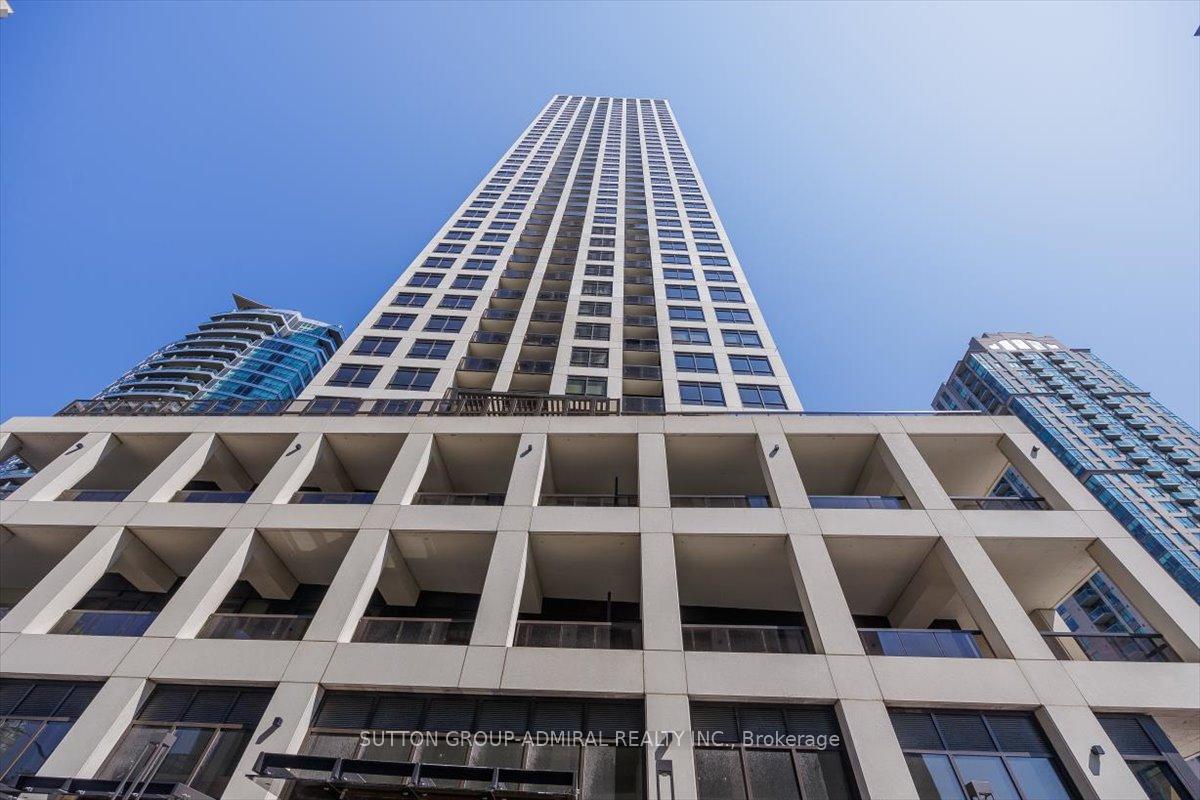 Photo 13 of Unit 1304, 30 Elm Drive W, Mississauga, City Centre — HOMEH