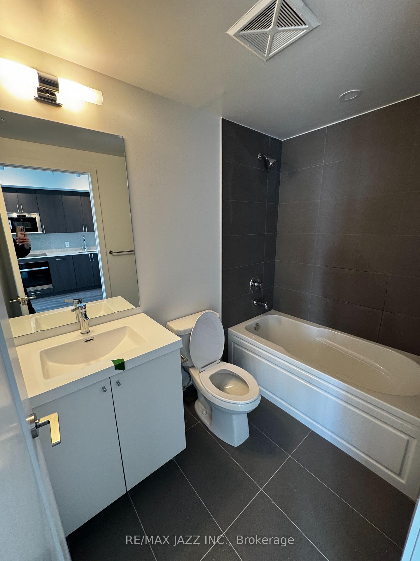 Photo 4 of Unit 2719, 2545 Simcoe Street N, Oshawa, Windfields — HOMEH
