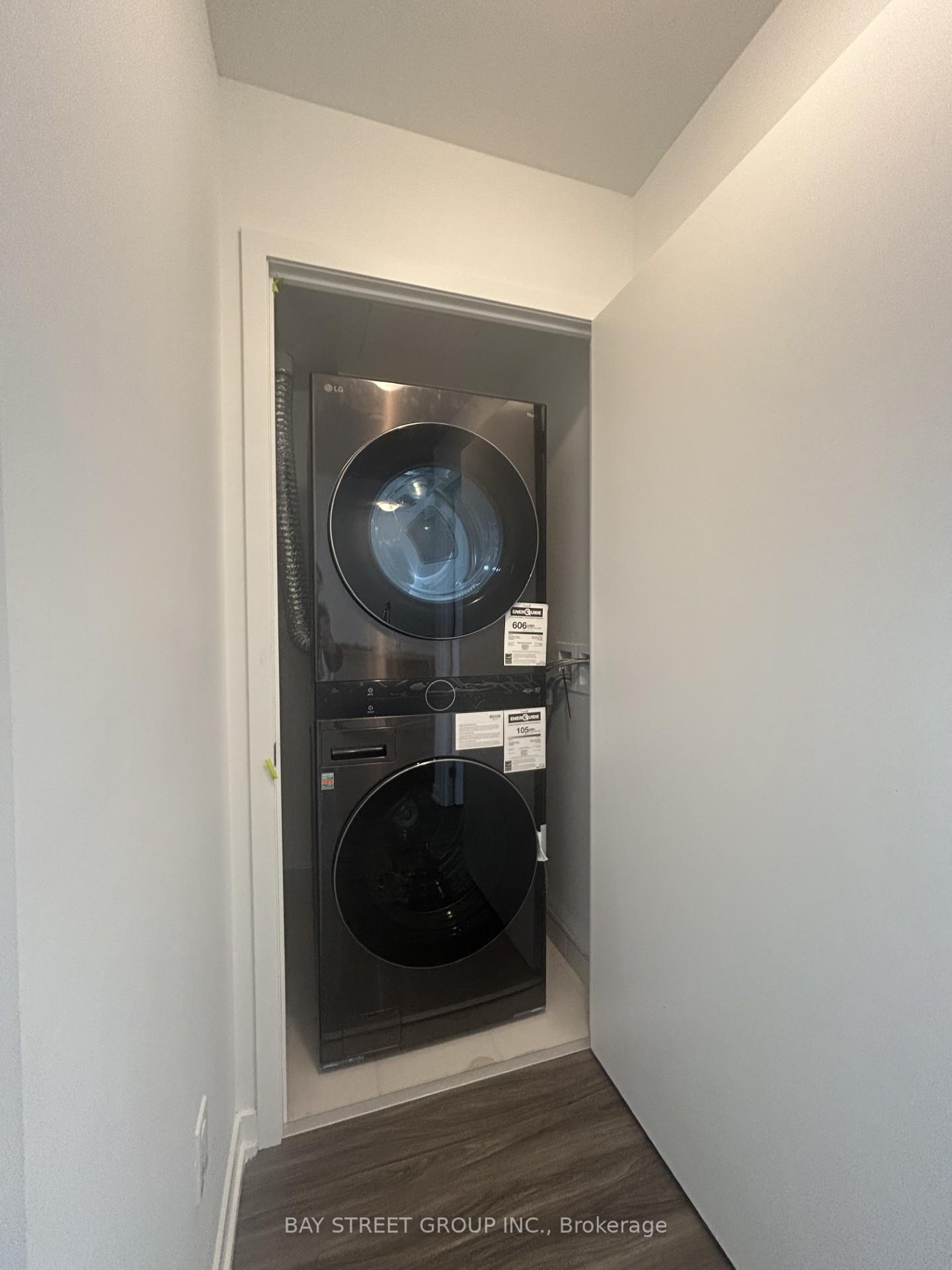 Front of Unit 1018, 10 Abeja Street N