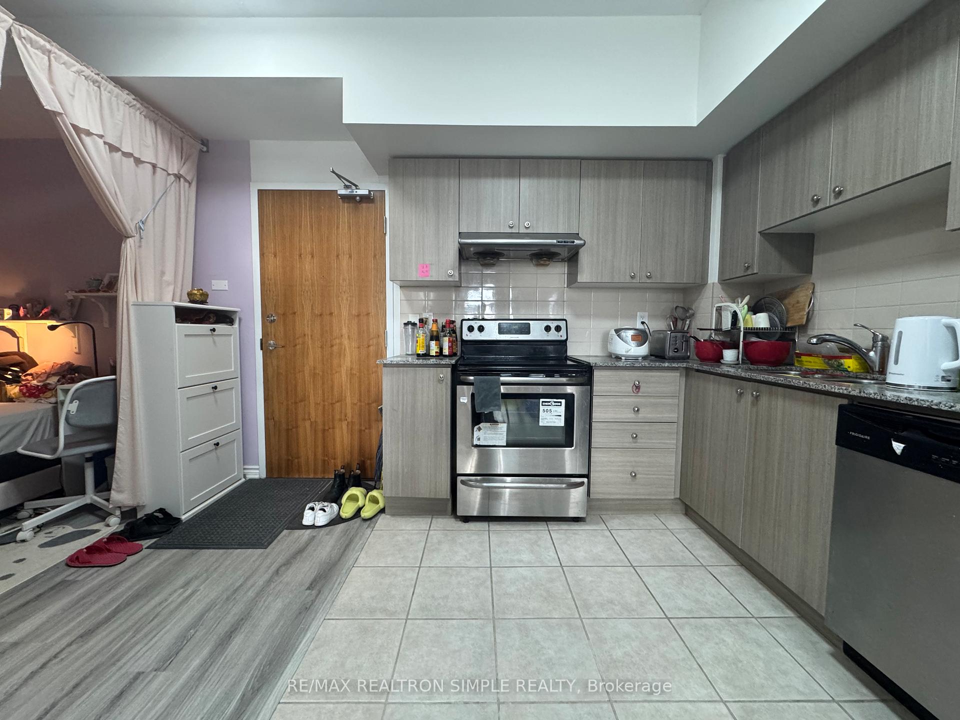Photo 3 of Unit 211, 8323 Kennedy Road, Markham, Unionville — HOMEH