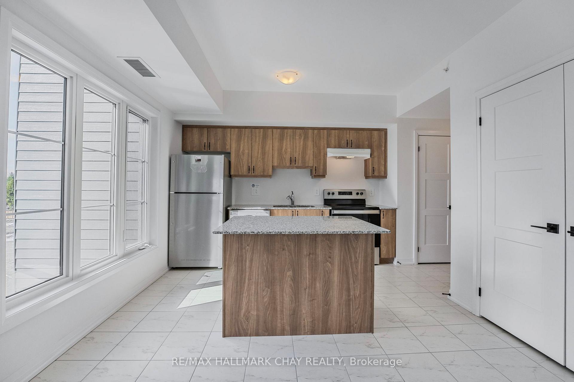 Photo 18 of Unit 609, 15 Kneeshaw Drive, Barrie, Rural Barrie Southeast — HOMEH