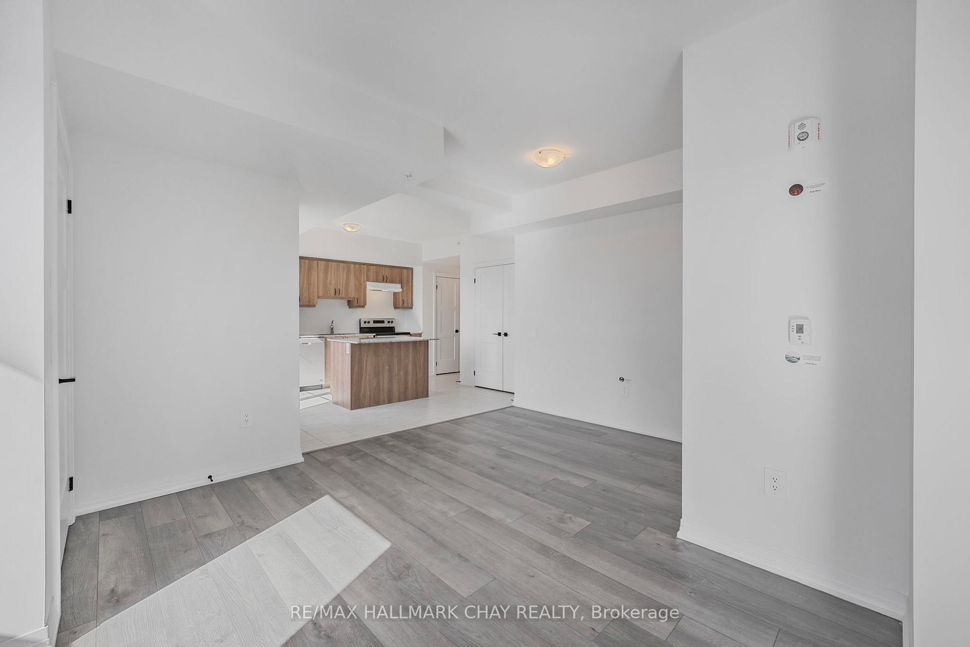 Photo 4 of Unit 609, 15 Kneeshaw Drive, Barrie, Rural Barrie Southeast — HOMEH