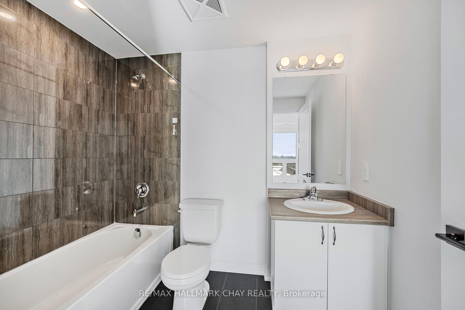 Photo 19 of Unit 609, 15 Kneeshaw Drive, Barrie, Rural Barrie Southeast — HOMEH