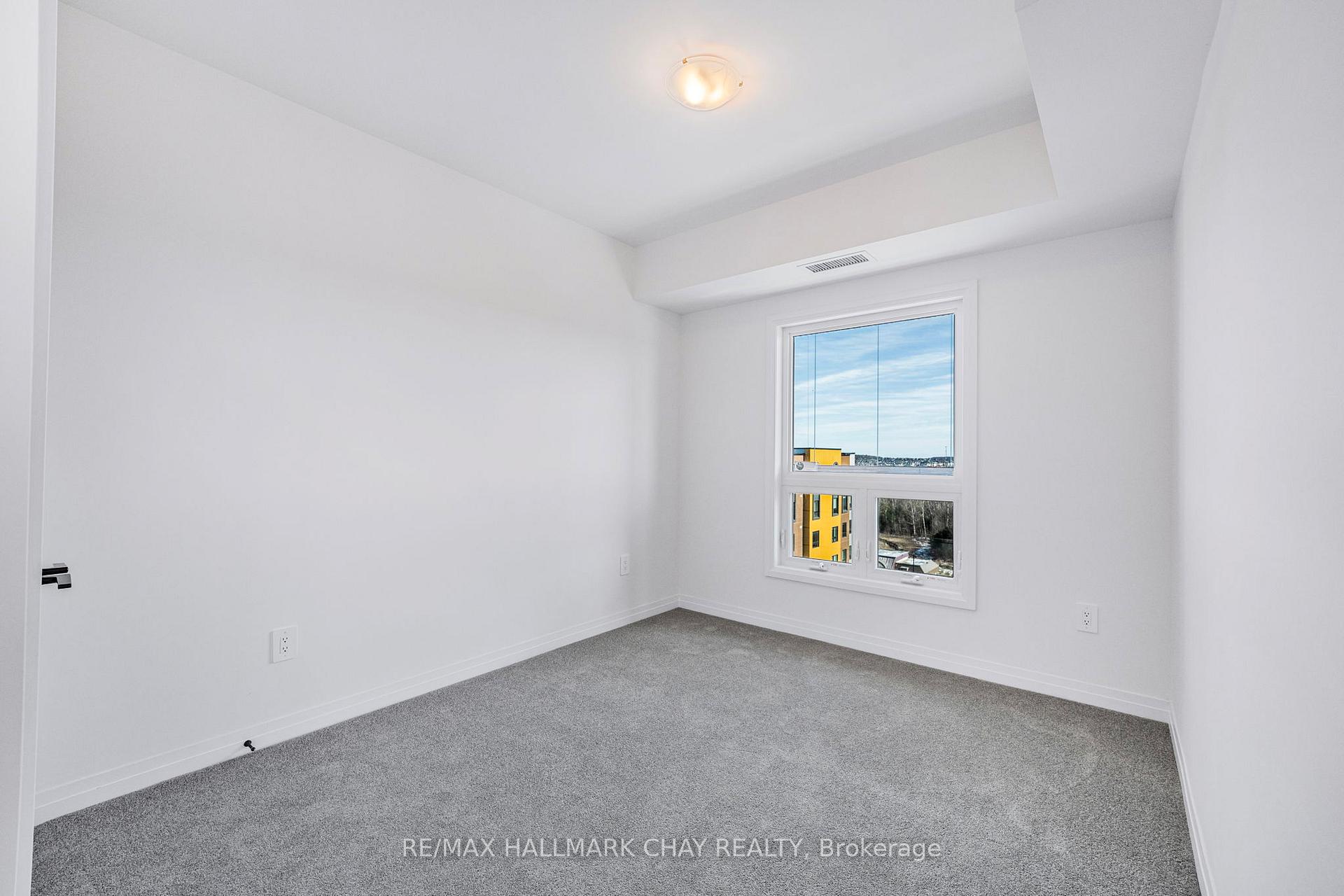 Photo 16 of Unit 609, 15 Kneeshaw Drive, Barrie, Rural Barrie Southeast — HOMEH