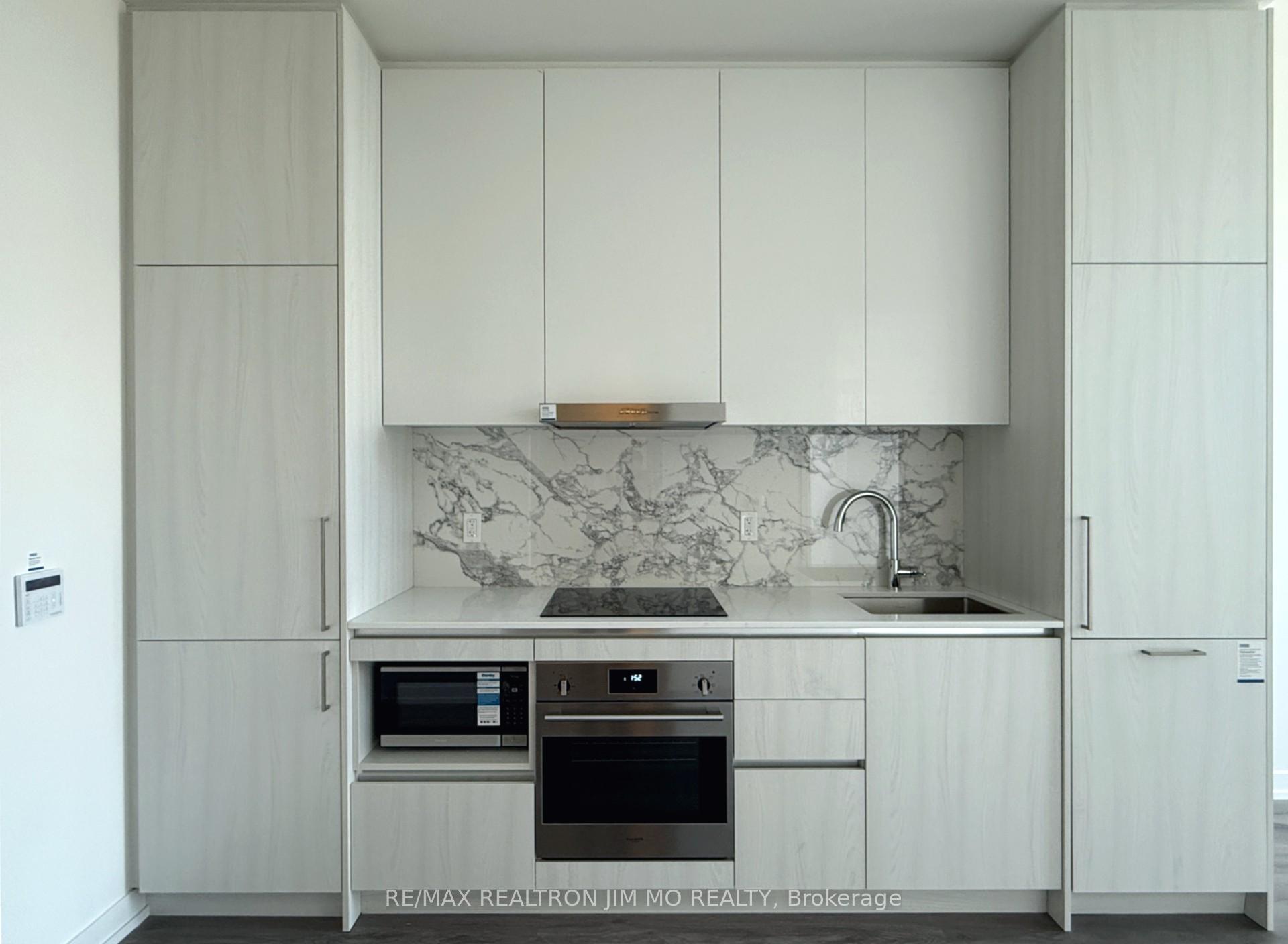 Photo 2 of Unit 3709, 225 Commerce Street, Vaughan, Vaughan Corporate Centre — HOMEH