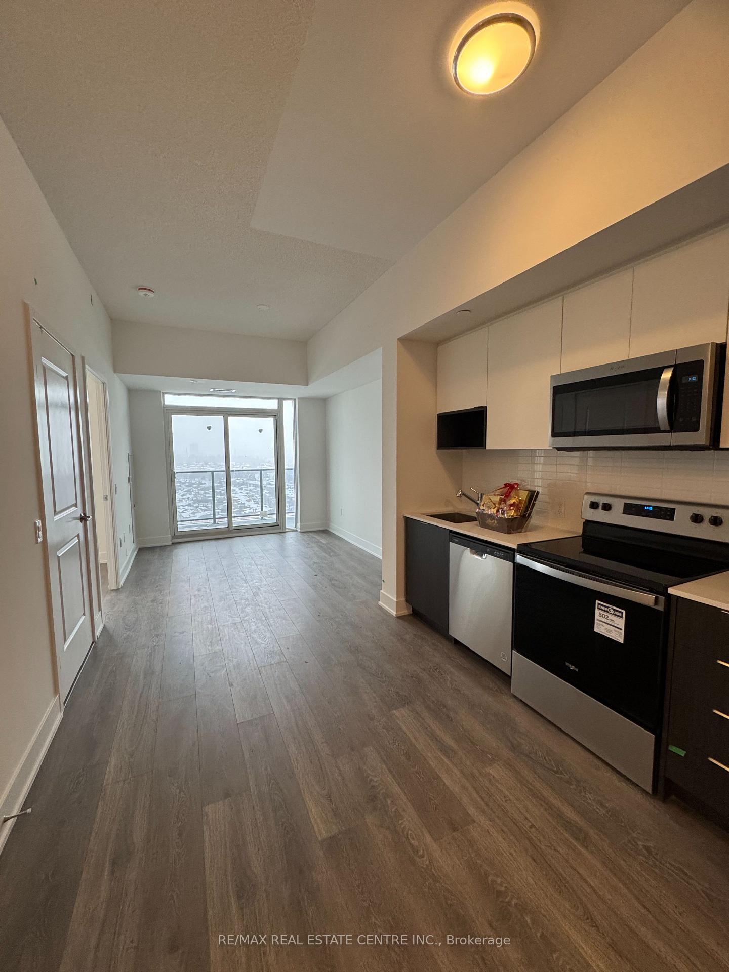 Photo 8 of Unit 1605E, 204 Burnhamthorpe Road E, Mississauga, City Centre — HOMEH
