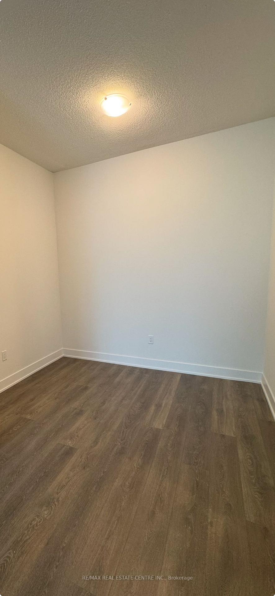 Photo 4 of Unit 1605E, 204 Burnhamthorpe Road E, Mississauga, City Centre — HOMEH