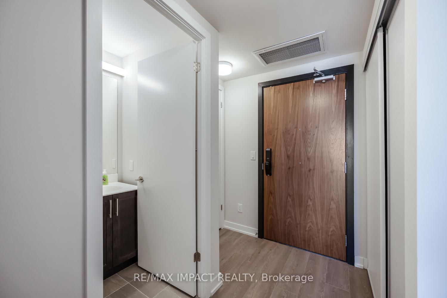 Photo 4 of Unit 431, 201 Brock Street, Whitby, Downtown Whitby — HOMEH