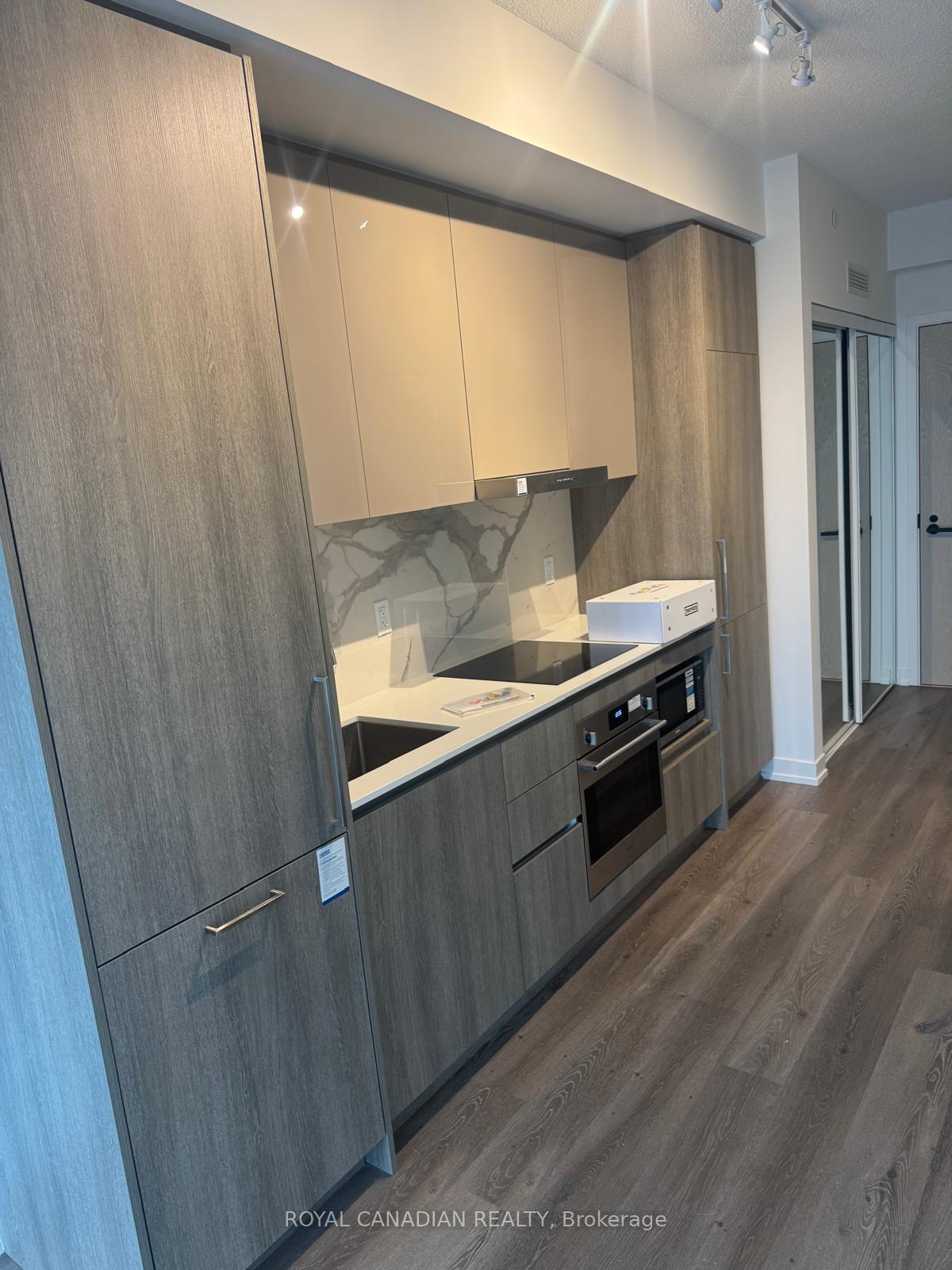 Photo 1 of Unit 3503, 225 Commerce Street, Vaughan, Vaughan Corporate Centre — HOMEH
