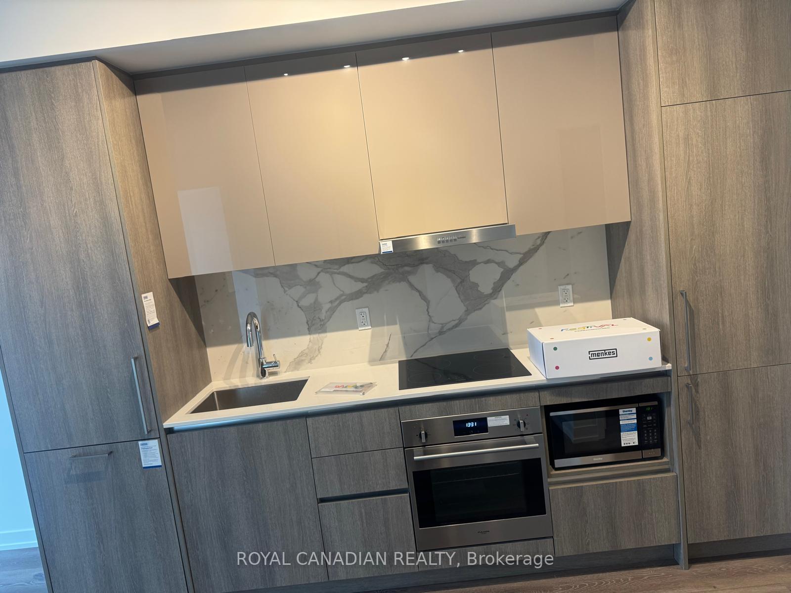 Photo 2 of Unit 3503, 225 Commerce Street, Vaughan, Vaughan Corporate Centre — HOMEH