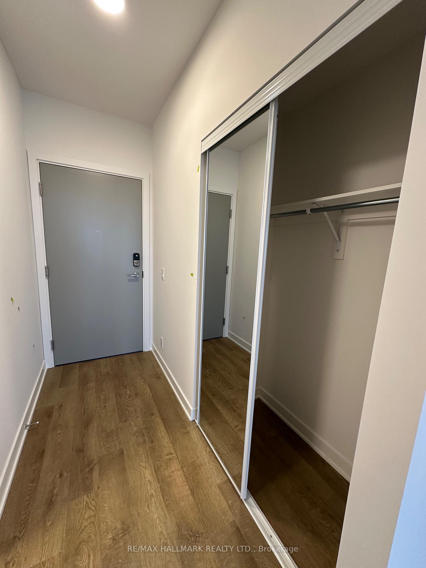 Photo 7 of Unit B-1910, 50 Upper Mall Way, Vaughan, Brownridge — HOMEH