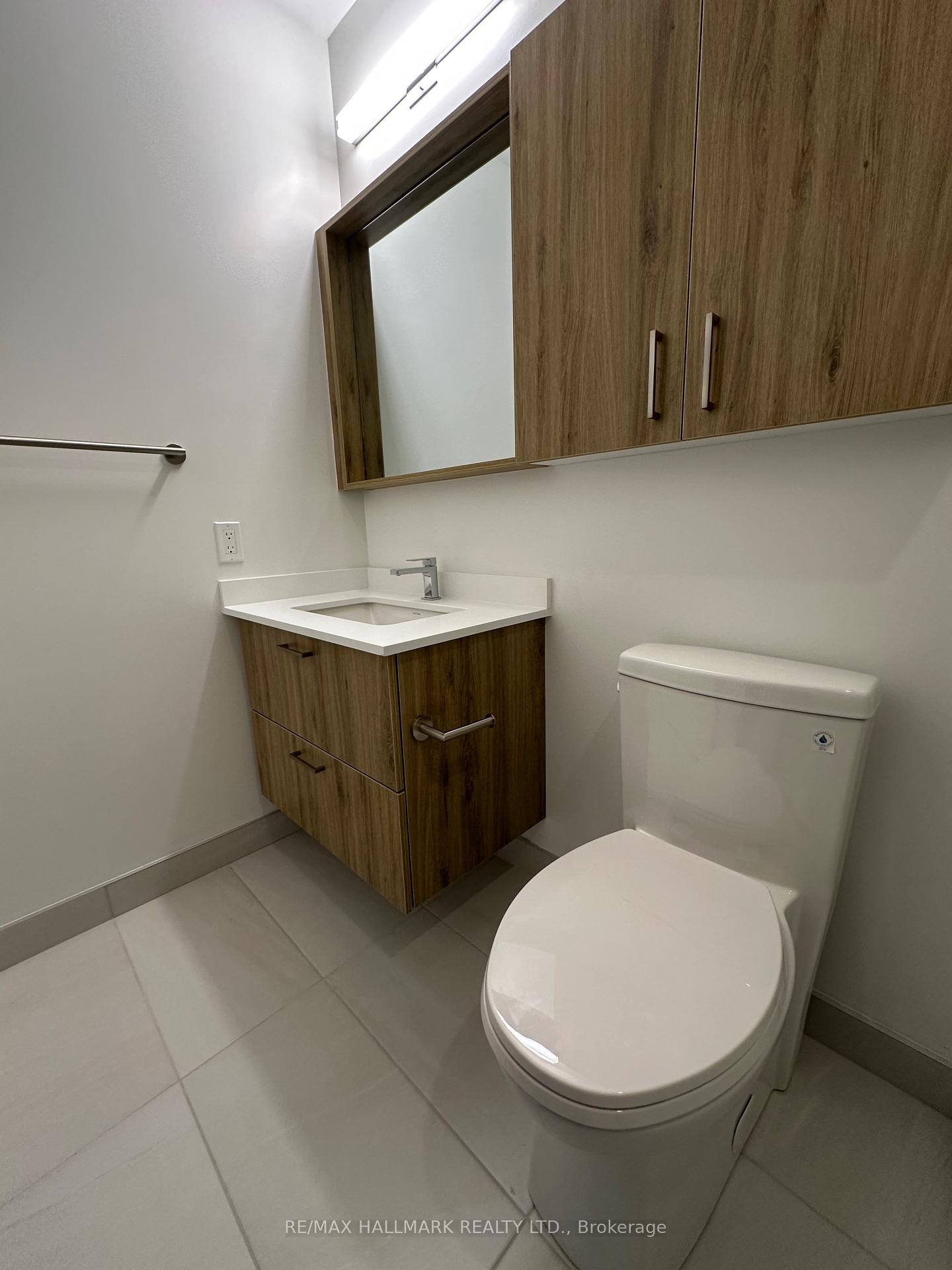 Photo 23 of Unit B-1910, 50 Upper Mall Way, Vaughan, Brownridge — HOMEH