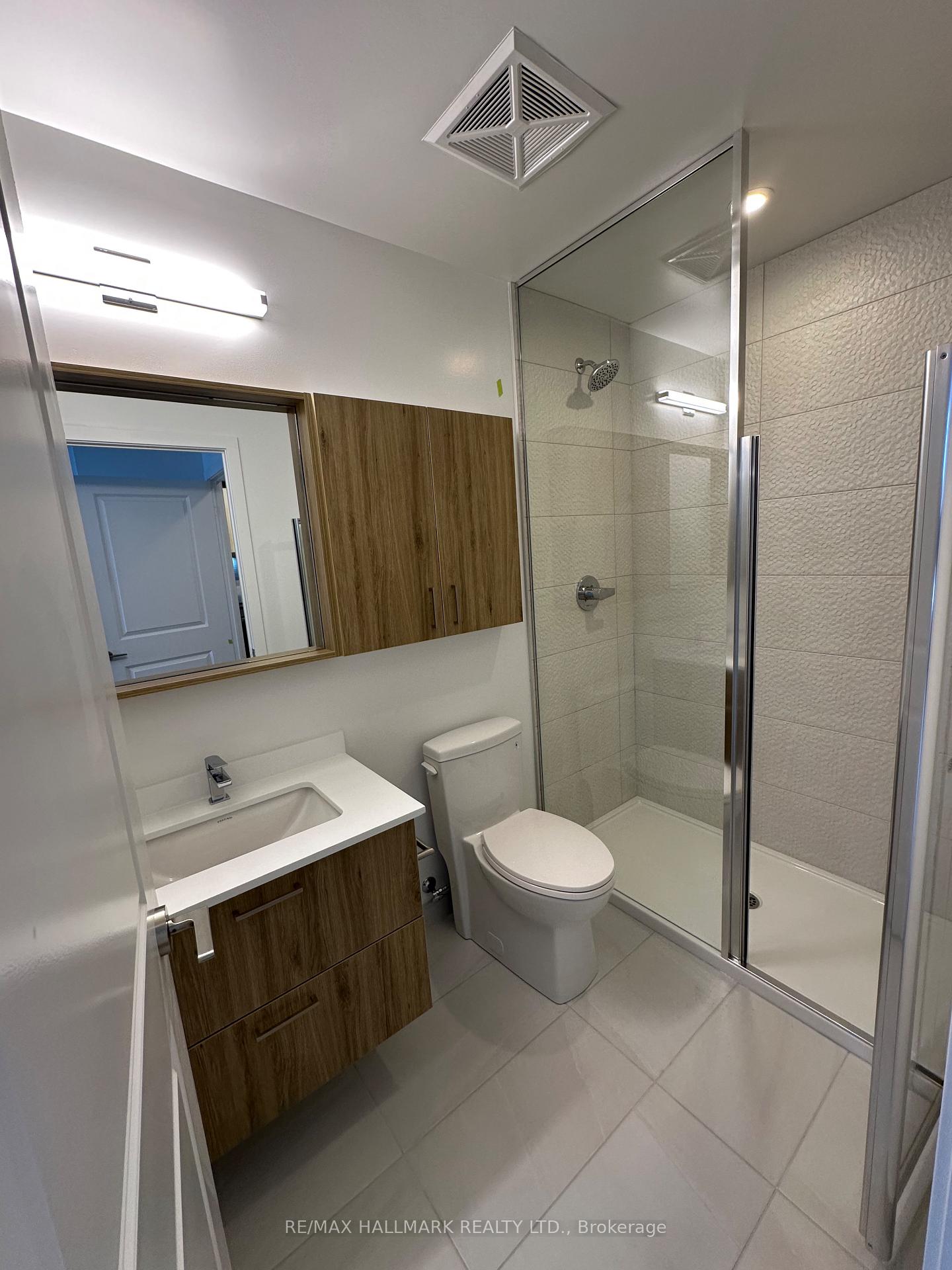 Photo 13 of Unit B-1910, 50 Upper Mall Way, Vaughan, Brownridge — HOMEH