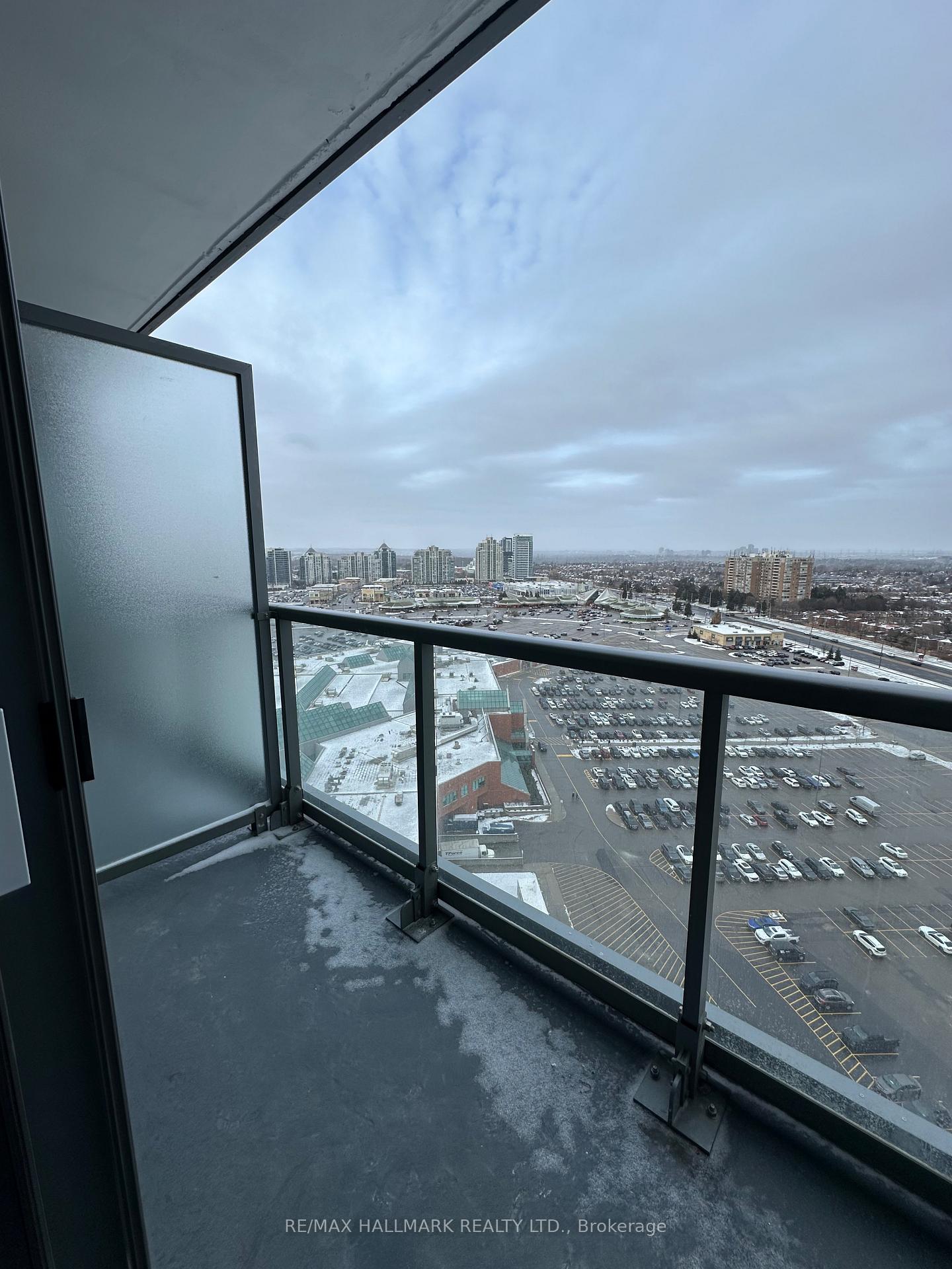Photo 10 of Unit B-1910, 50 Upper Mall Way, Vaughan, Brownridge — HOMEH