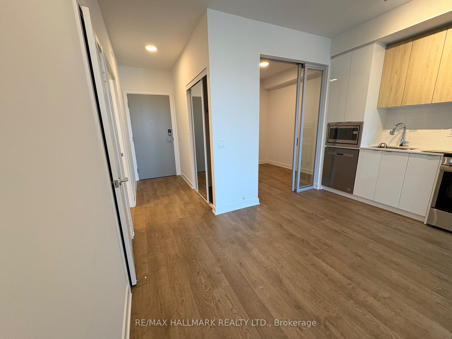 Photo 21 of Unit B-1910, 50 Upper Mall Way, Vaughan, Brownridge — HOMEH