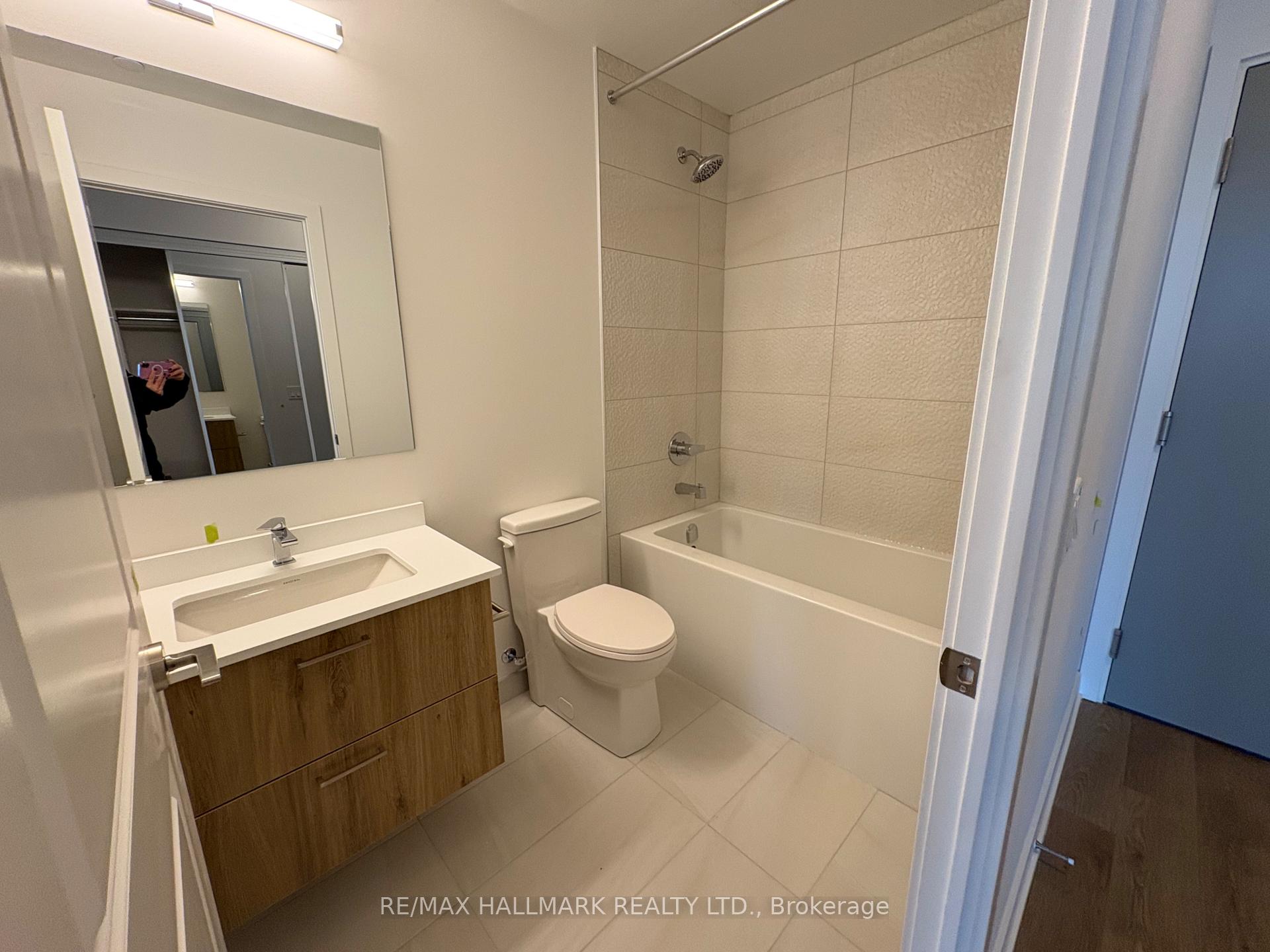 Photo 29 of Unit B-1910, 50 Upper Mall Way, Vaughan, Brownridge — HOMEH