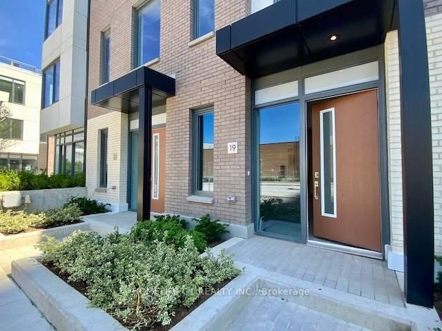 Front of Unit 19, 1030 Portage Pkwy TH-19