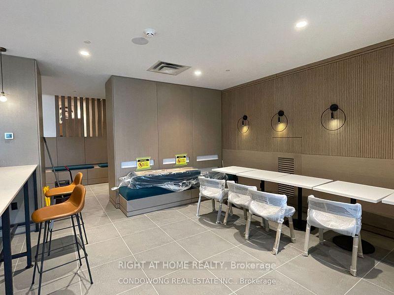 Photo 3 of Unit 824, 7950 Bathurst Street, Vaughan, Beverley Glen — HOMEH