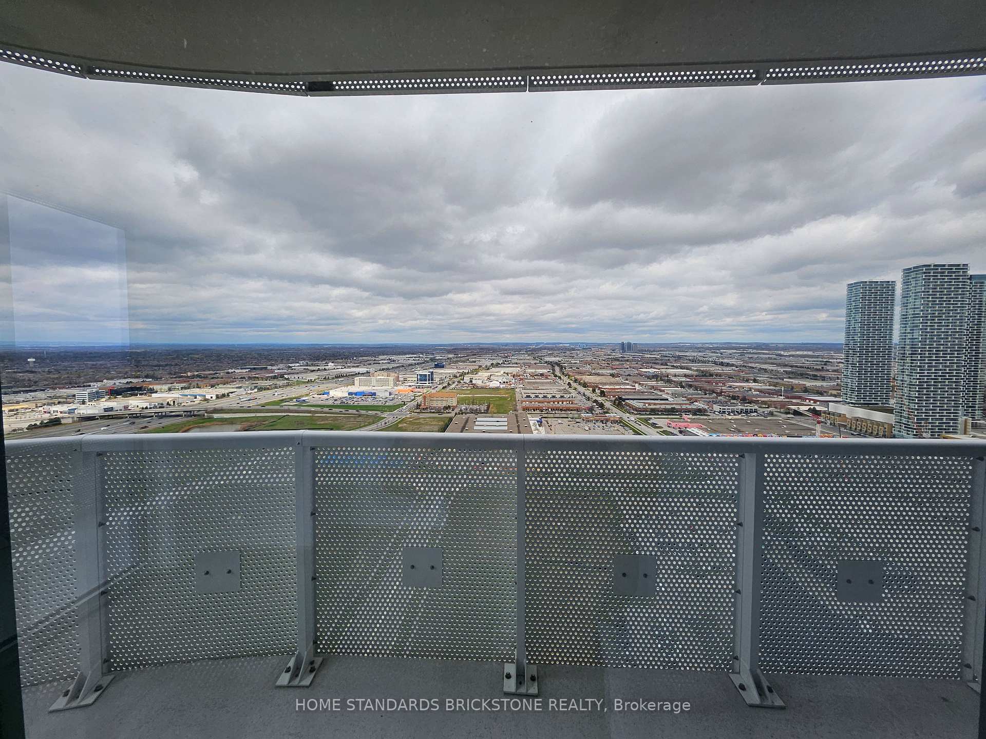 Photo 14 of Unit 3809, 225 Commerce Street, Vaughan, Vaughan Corporate Centre — HOMEH