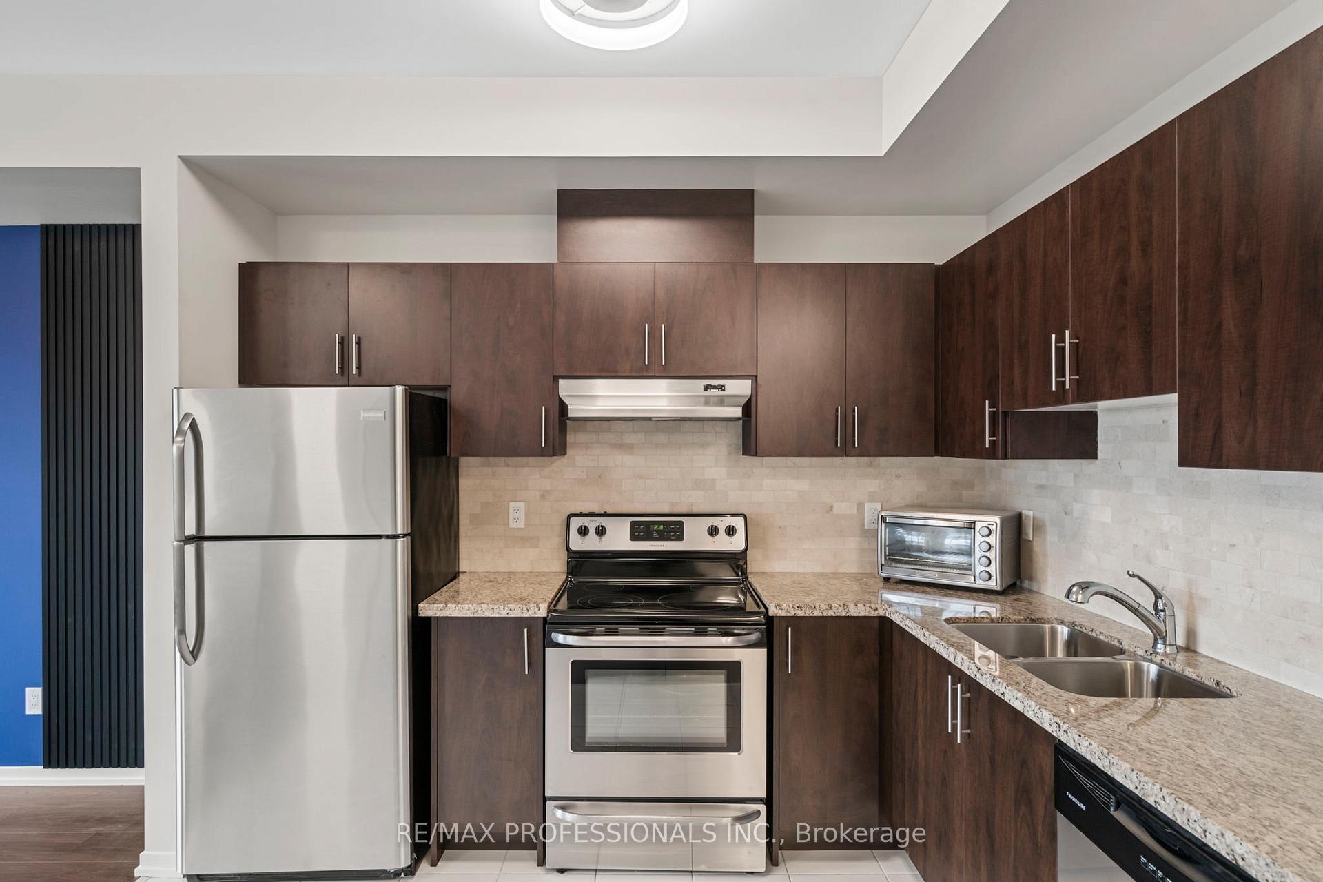 Photo 8 of Unit C24, 26 Bruce Street, Vaughan, East Woodbridge — HOMEH