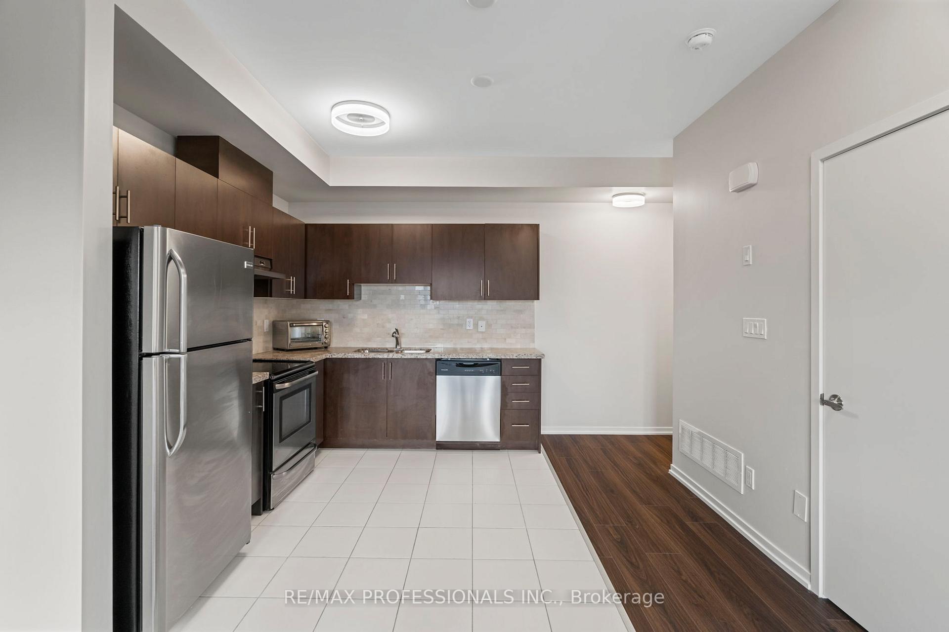 Photo 9 of Unit C24, 26 Bruce Street, Vaughan, East Woodbridge — HOMEH
