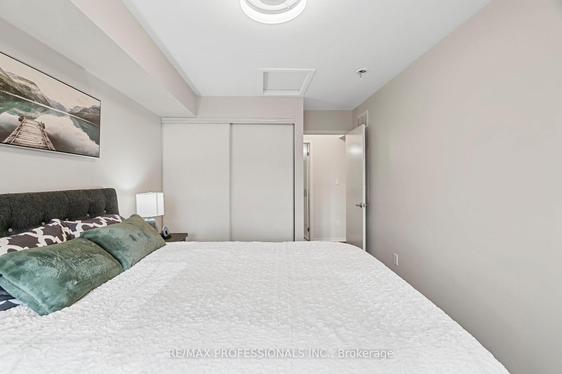 Photo 21 of Unit C24, 26 Bruce Street, Vaughan, East Woodbridge — HOMEH
