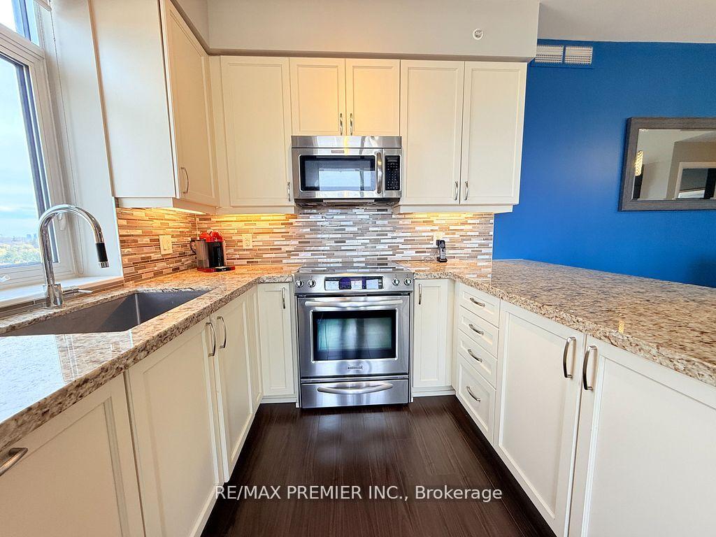 Photo 3 of Unit 811, 24 Woodstream Boulevard, Vaughan, Vaughan Grove — HOMEH
