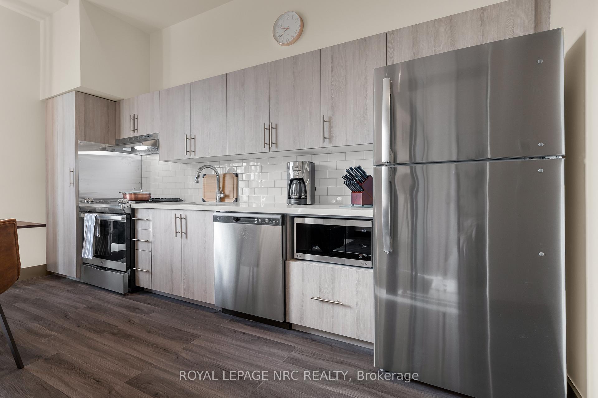 Photo 3 of Unit 204, 121 King Street E, Hamilton, Beasley — HOMEH