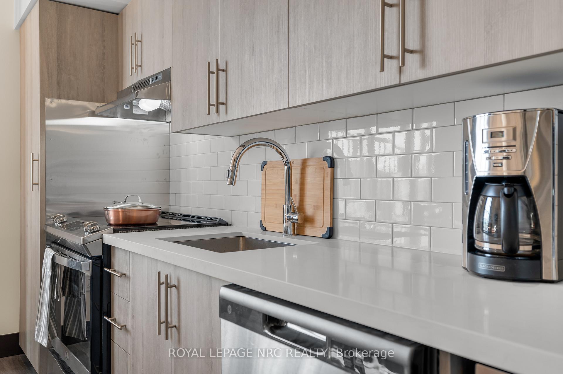 Photo 6 of Unit 204, 121 King Street E, Hamilton, Beasley — HOMEH