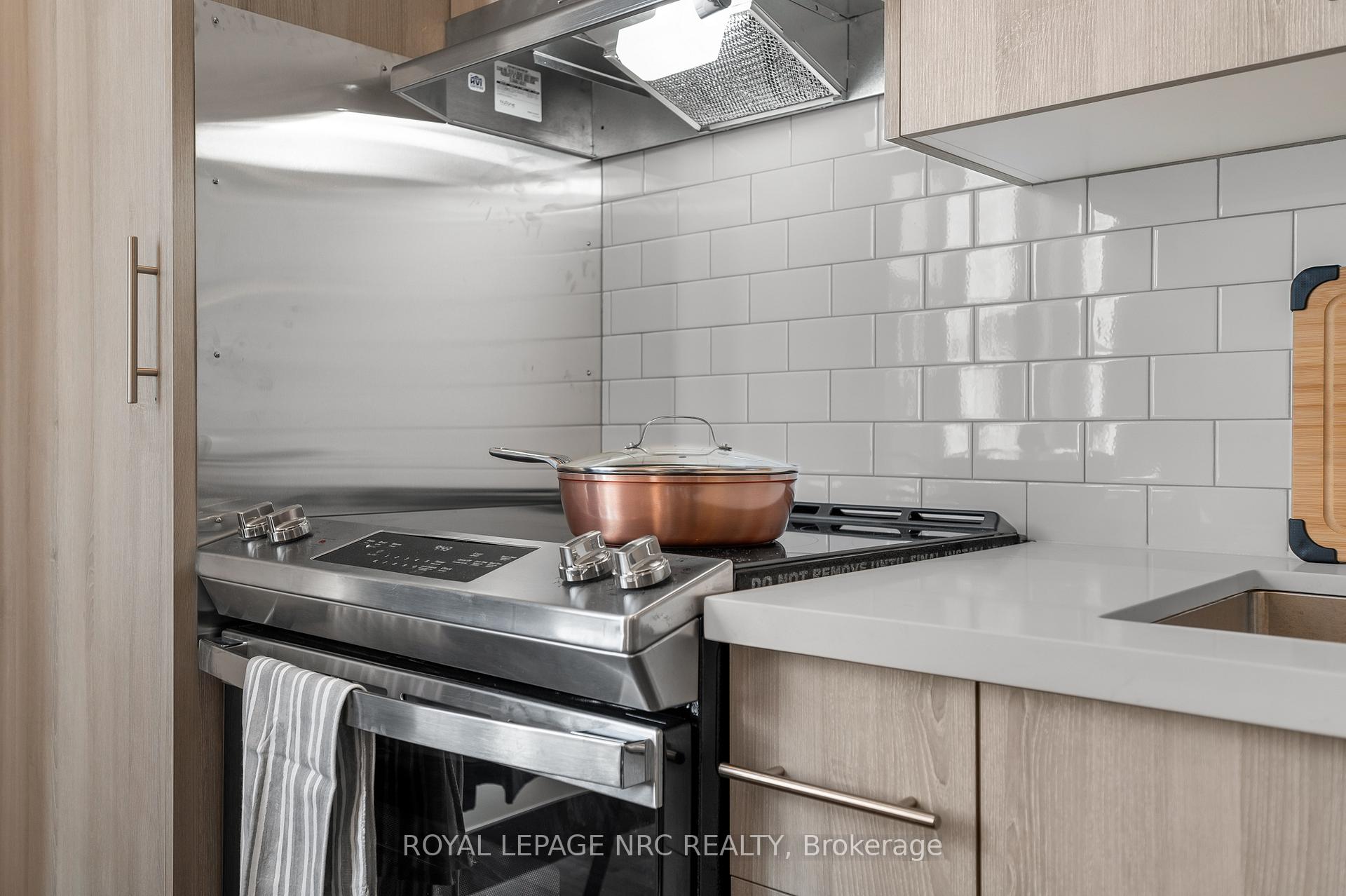 Photo 9 of Unit 204, 121 King Street E, Hamilton, Beasley — HOMEH