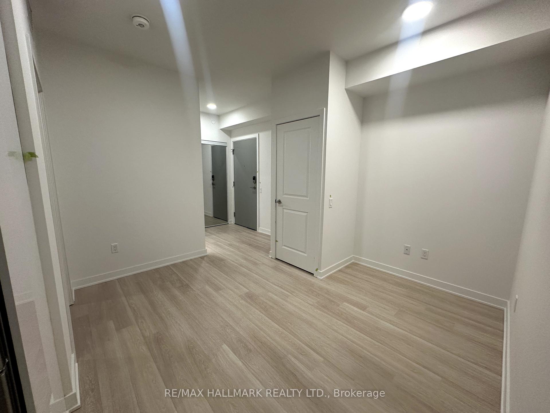 Photo 13 of Unit 3405, 30 Upper Mall Way, Vaughan, Brownridge — HOMEH