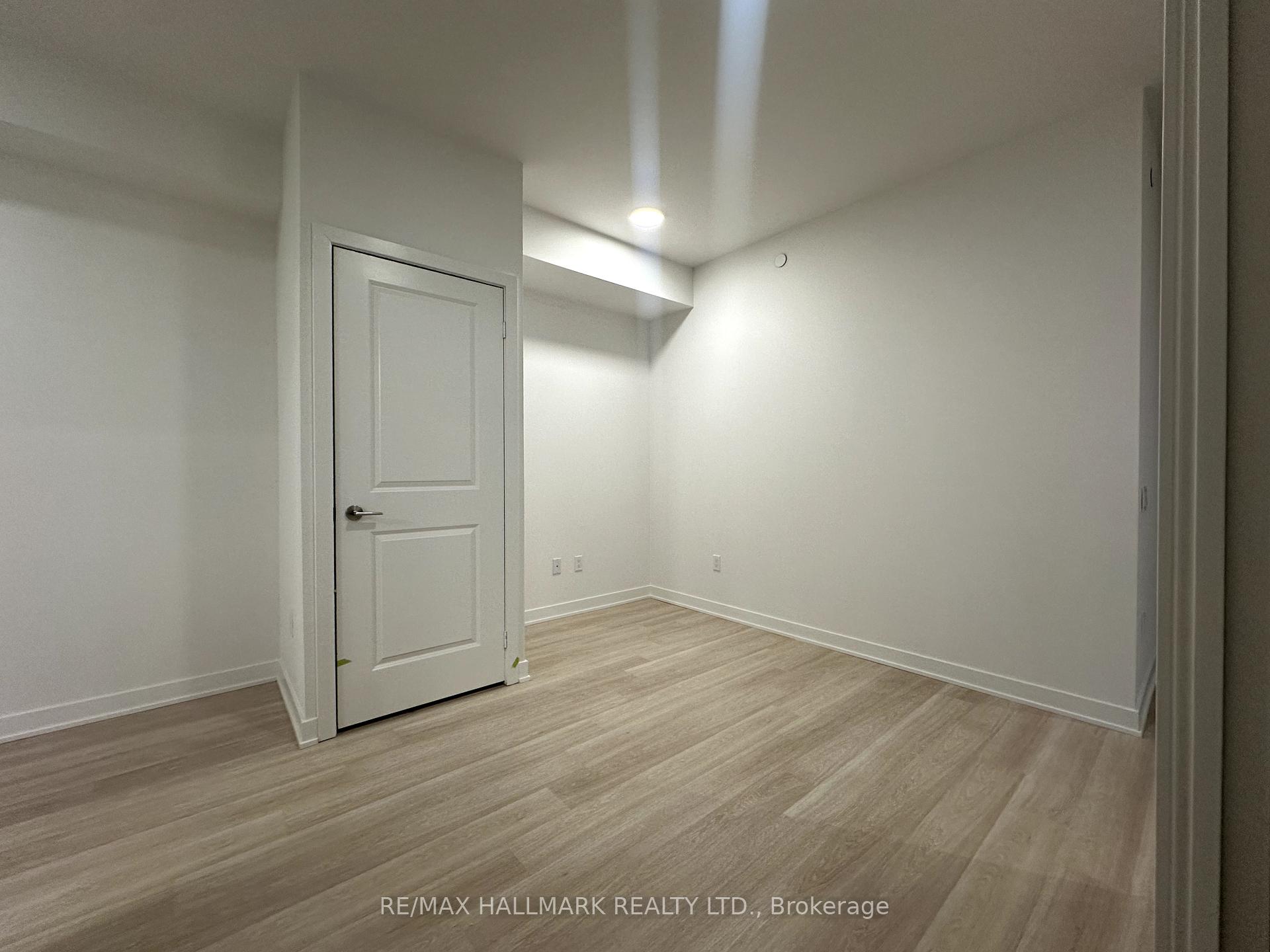 Photo 3 of Unit 3405, 30 Upper Mall Way, Vaughan, Brownridge — HOMEH