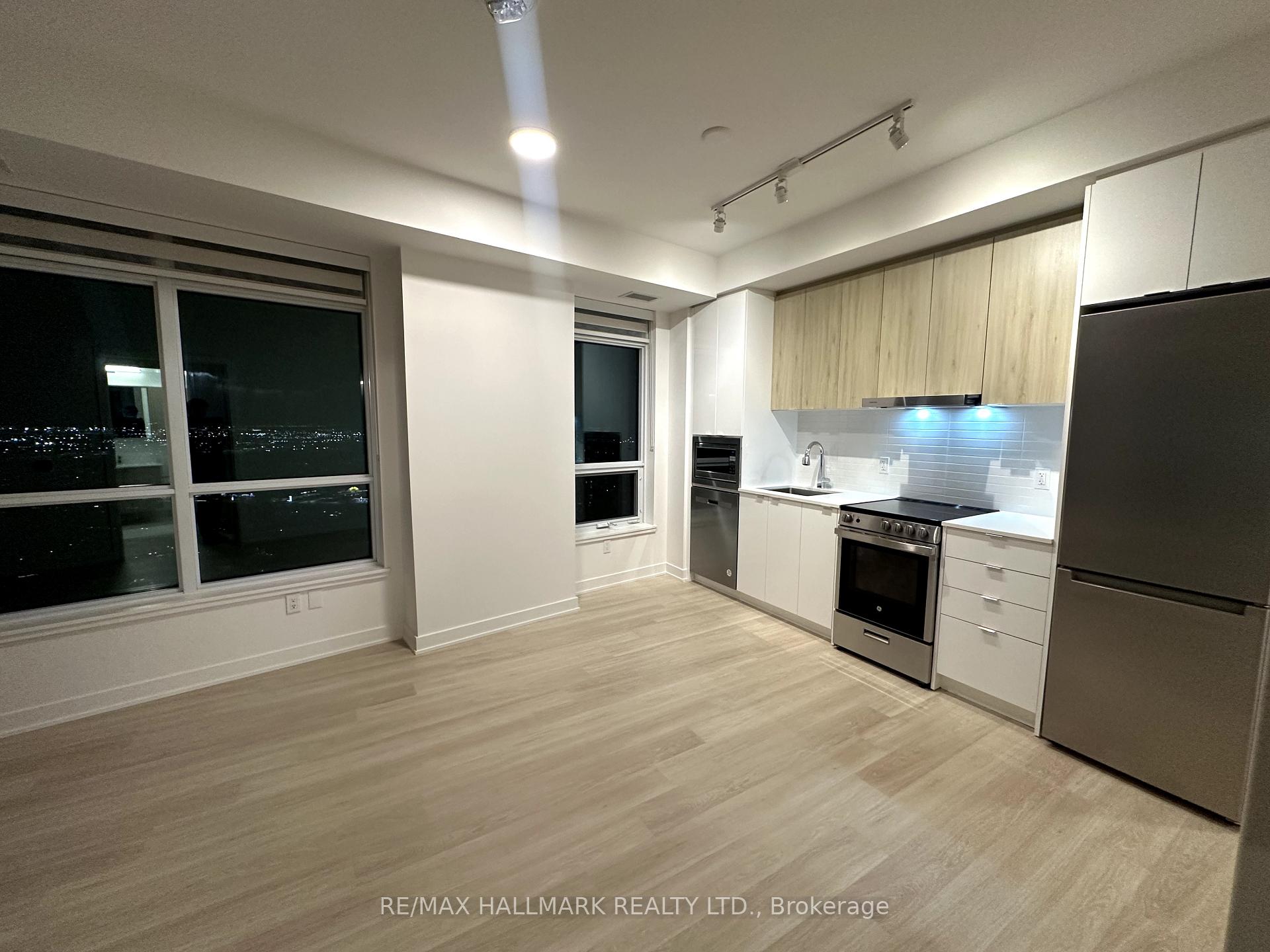 Photo 4 of Unit 3405, 30 Upper Mall Way, Vaughan, Brownridge — HOMEH
