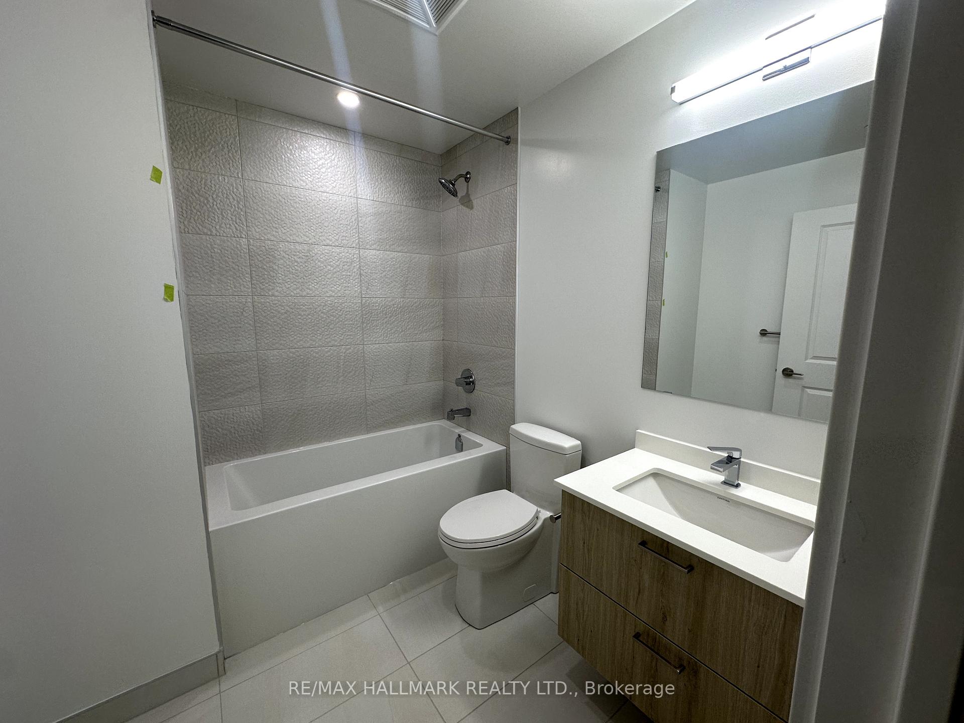 Photo 6 of Unit 3405, 30 Upper Mall Way, Vaughan, Brownridge — HOMEH
