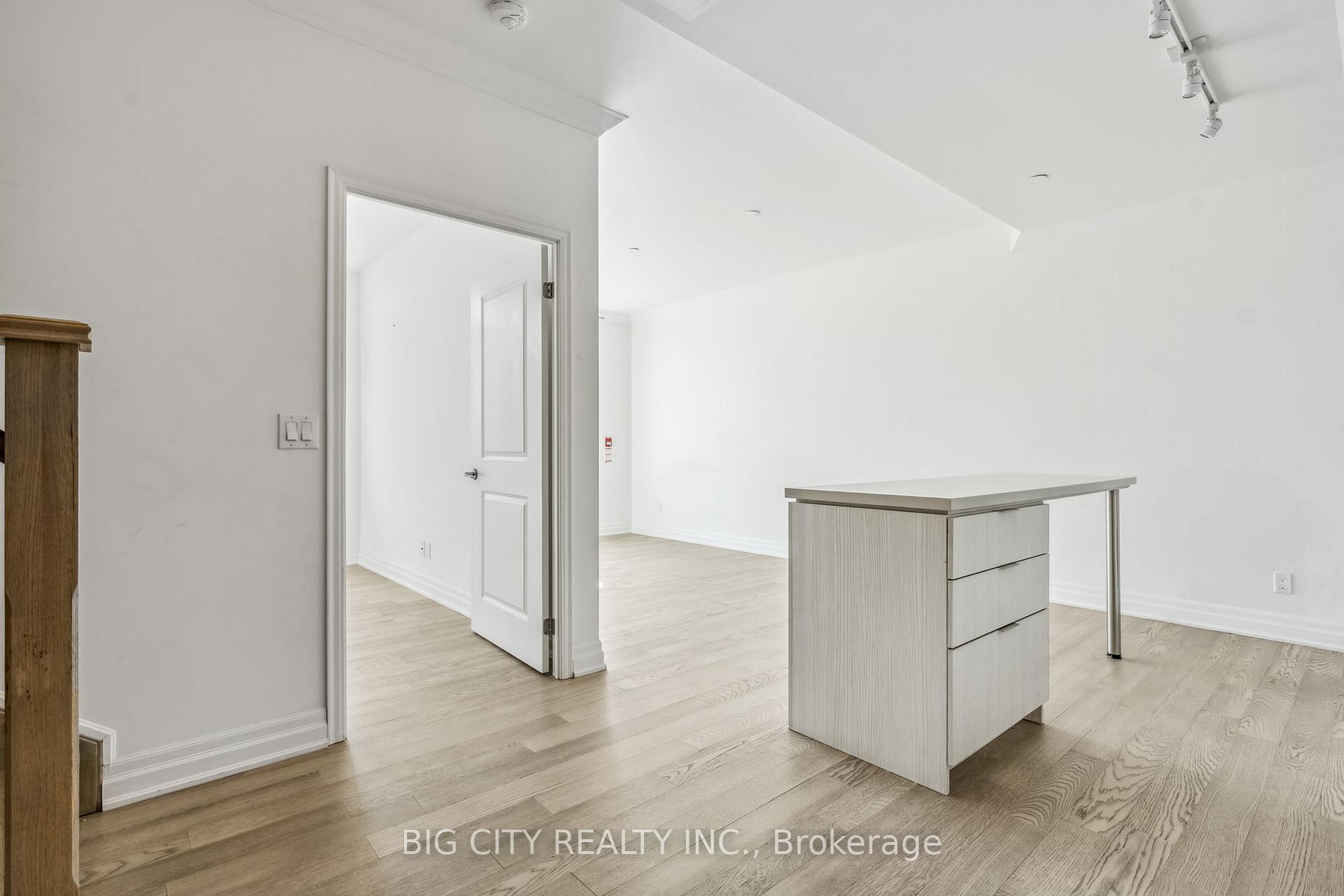 Photo 5 of Unit 103B, 8 Rouge Valley Drive, Markham, Unionville — HOMEH