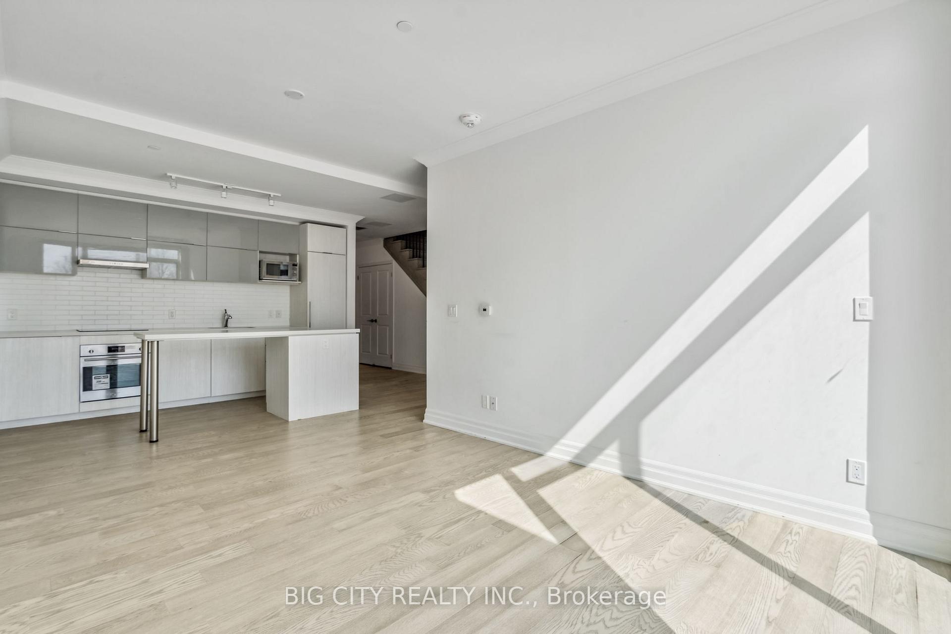 Photo 6 of Unit 103B, 8 Rouge Valley Drive, Markham, Unionville — HOMEH