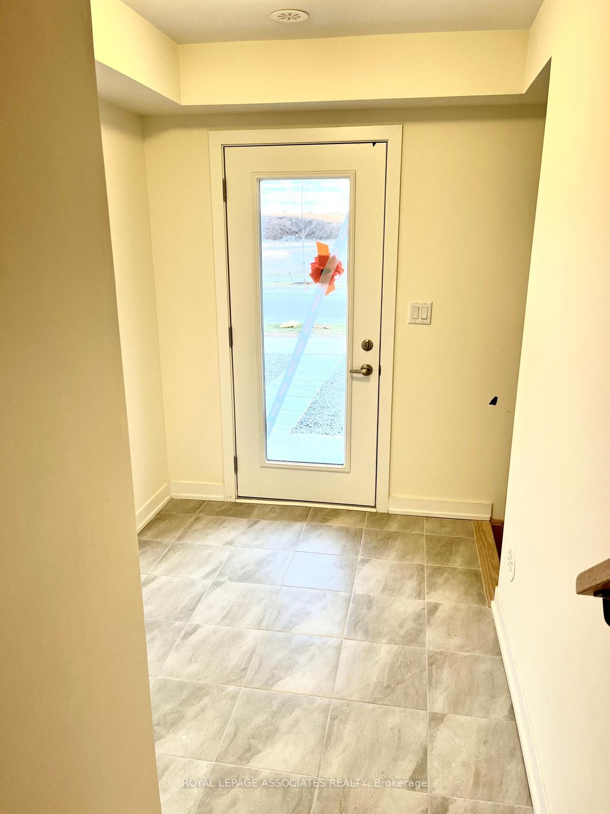 Photo 4 of Unit 602, 1695 Dersan Street, Pickering, Duffin Heights — HOMEH