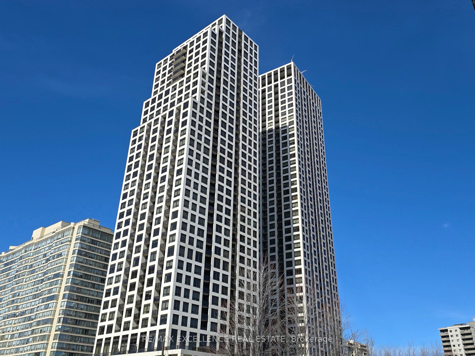 Front of Unit 3607, 30 Elm Drive W