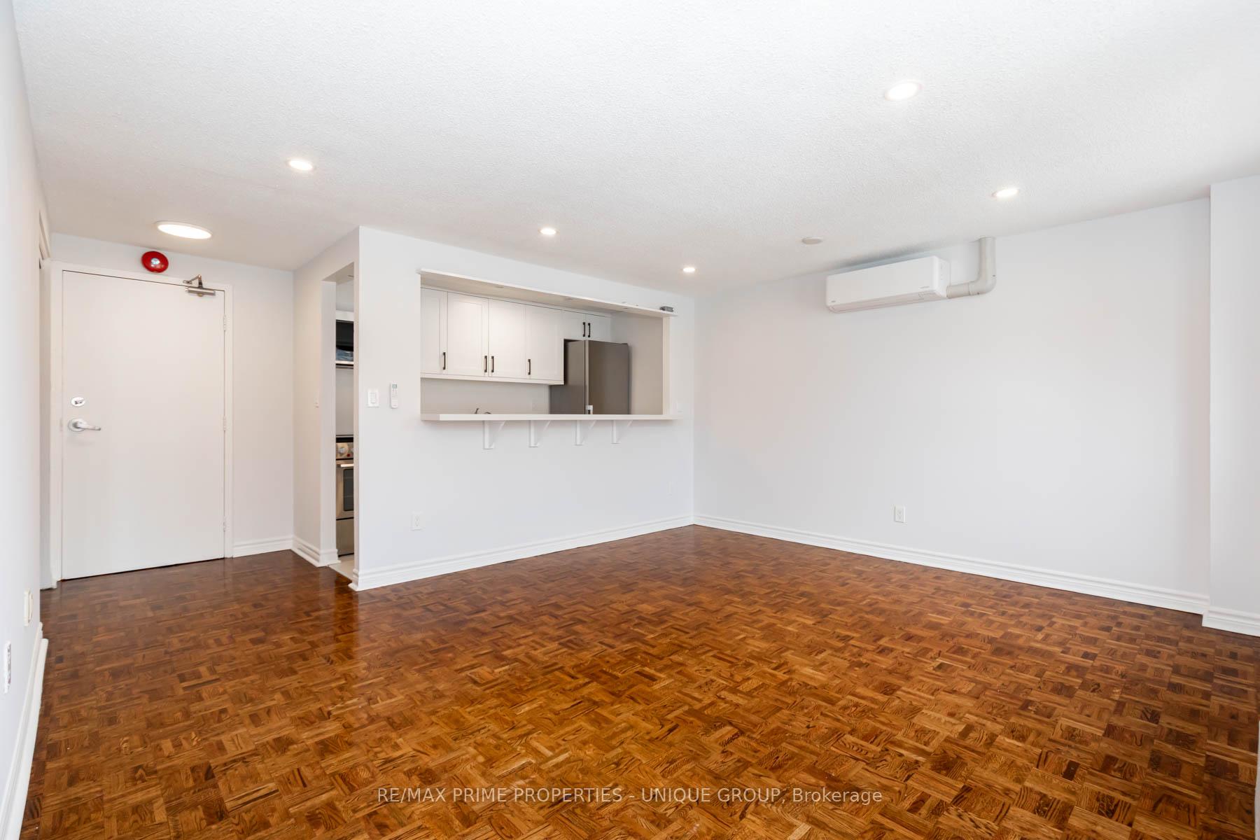 Photo 2 of Unit 402, 1962 Yonge Street, Toronto, Yonge-Eglinton — HOMEH