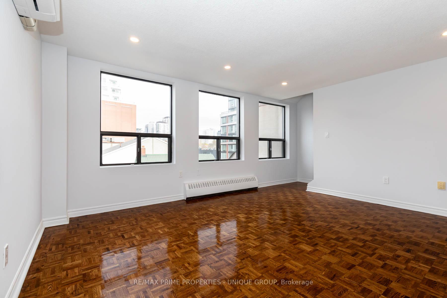 Photo 3 of Unit 402, 1962 Yonge Street, Toronto, Yonge-Eglinton — HOMEH