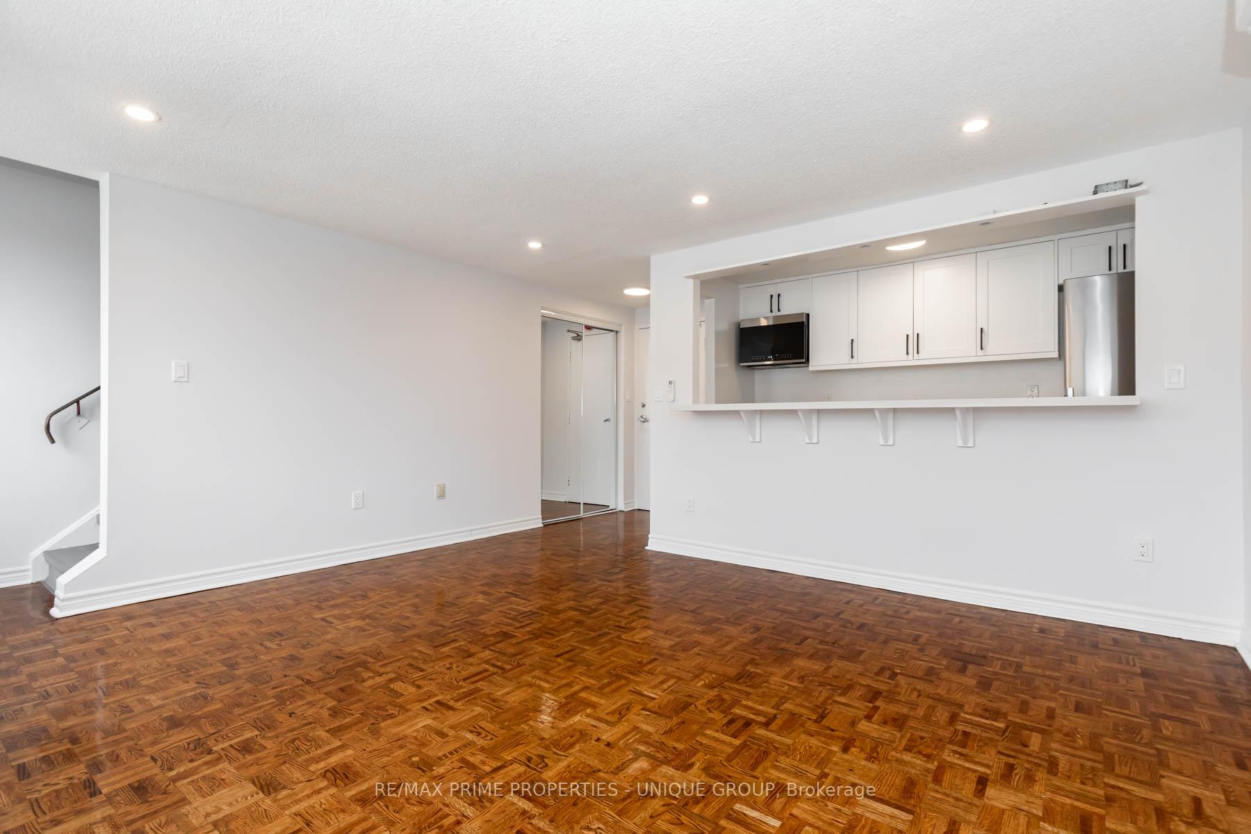 Photo 9 of Unit 402, 1962 Yonge Street, Toronto, Yonge-Eglinton — HOMEH
