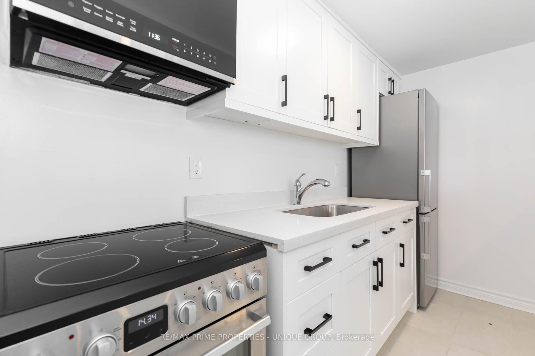 Photo 14 of Unit 402, 1962 Yonge Street, Toronto, Yonge-Eglinton — HOMEH