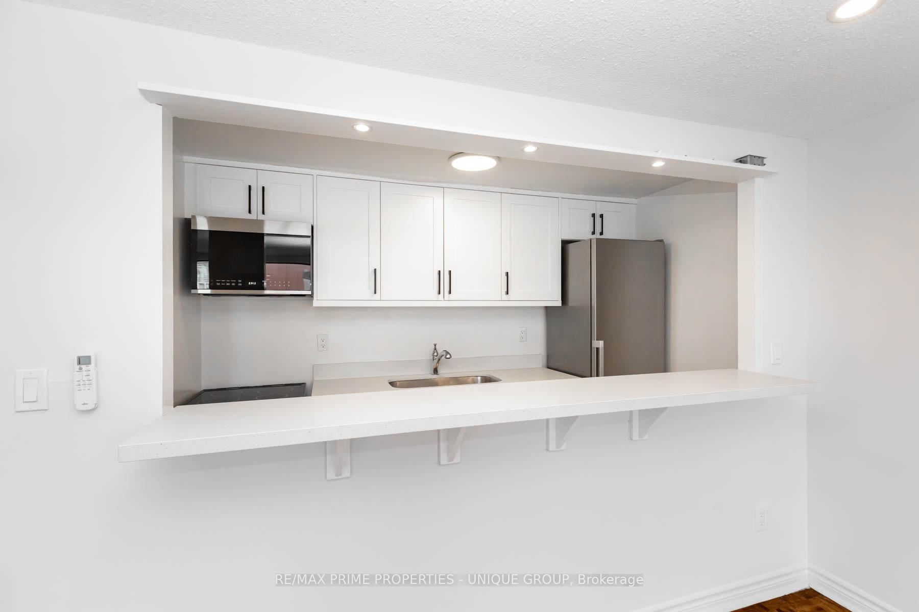 Photo 15 of Unit 402, 1962 Yonge Street, Toronto, Yonge-Eglinton — HOMEH