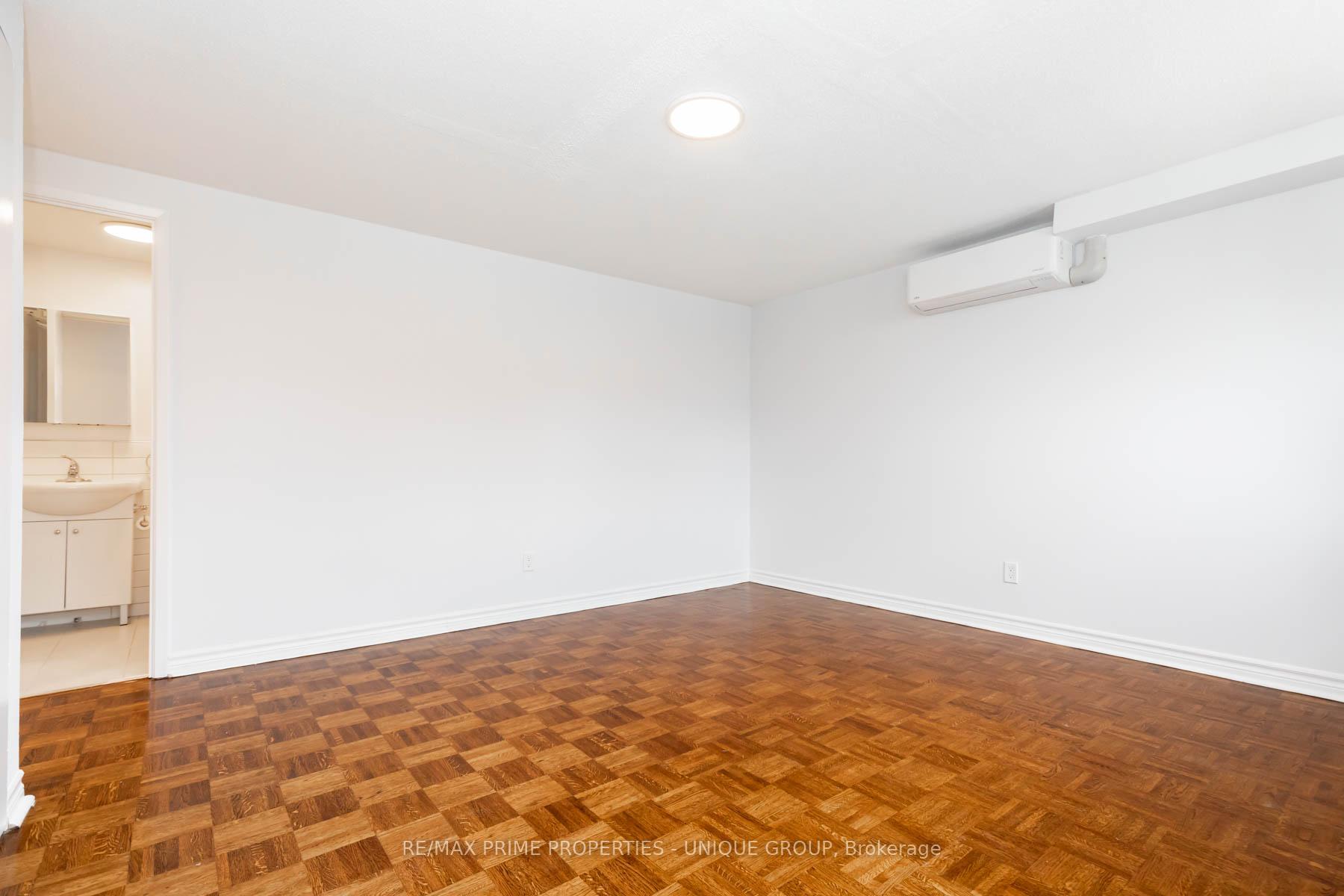Photo 8 of Unit 402, 1962 Yonge Street, Toronto, Yonge-Eglinton — HOMEH