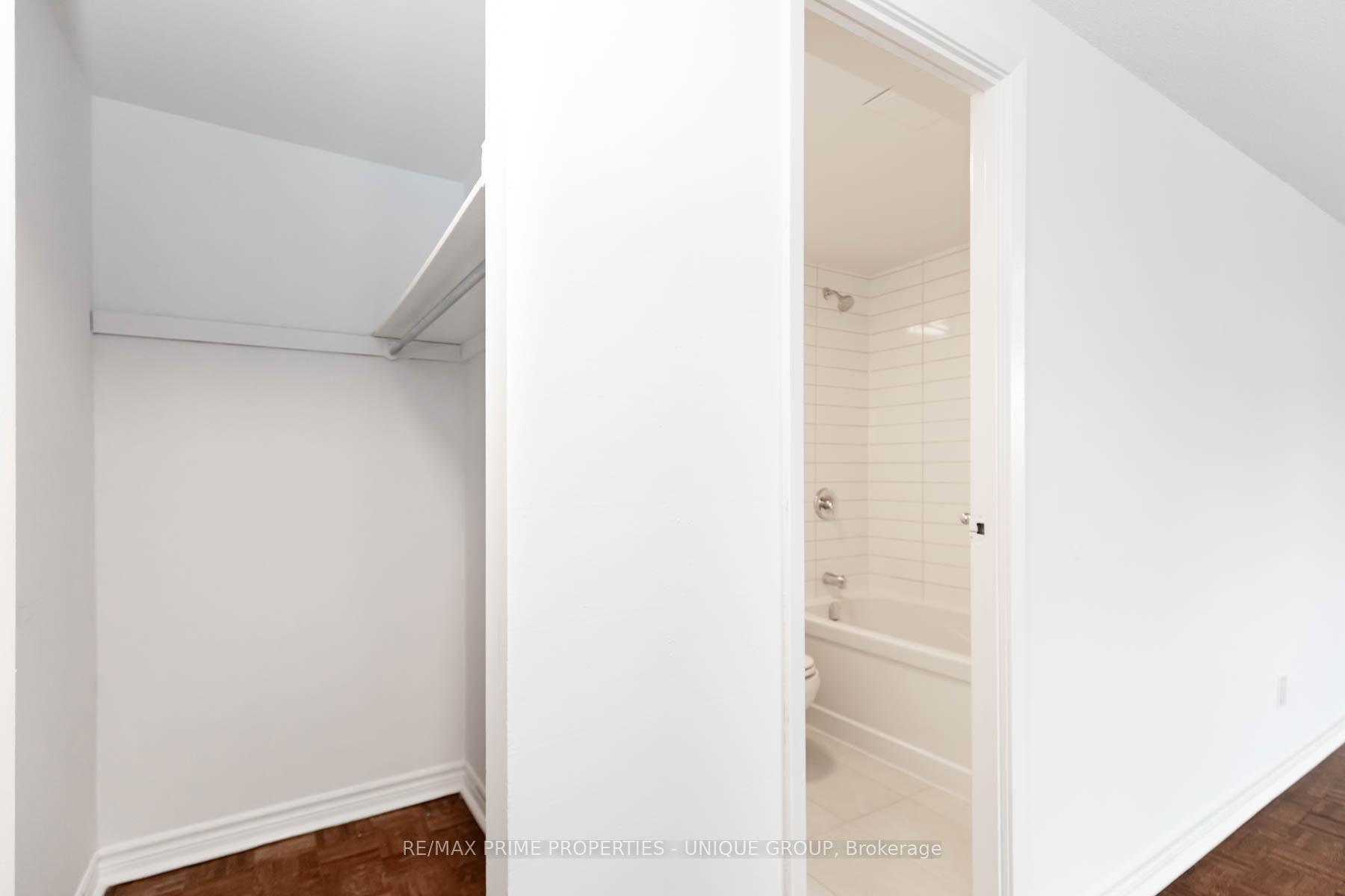 Photo 17 of Unit 402, 1962 Yonge Street, Toronto, Yonge-Eglinton — HOMEH