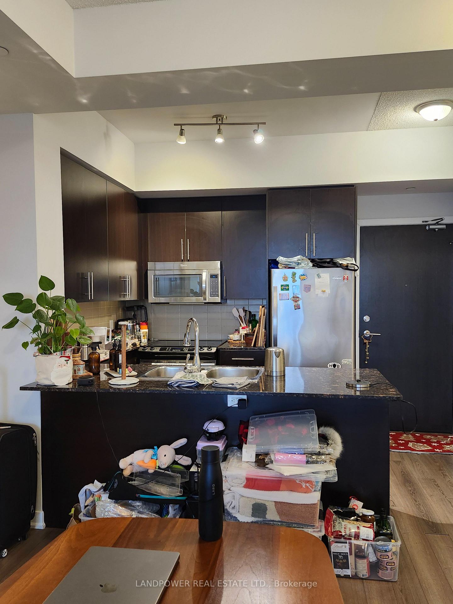 Photo 3 of Unit 910, 60 Berwick Avenue, Toronto, Yonge-Eglinton — HOMEH