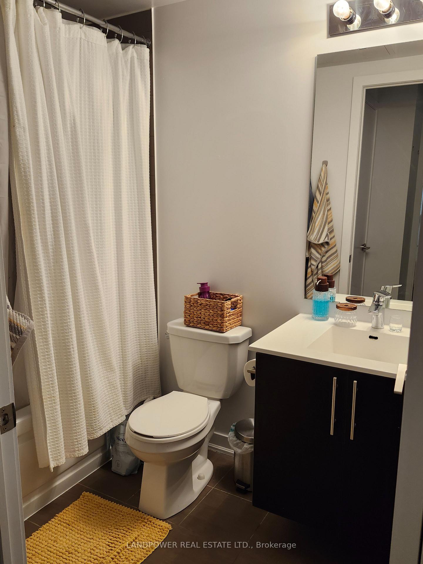 Photo 4 of Unit 910, 60 Berwick Avenue, Toronto, Yonge-Eglinton — HOMEH