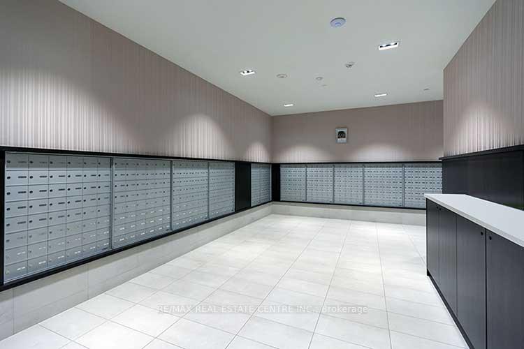 Photo 8 of Unit 2315, 9000 Jane Street, Vaughan, Concord — HOMEH